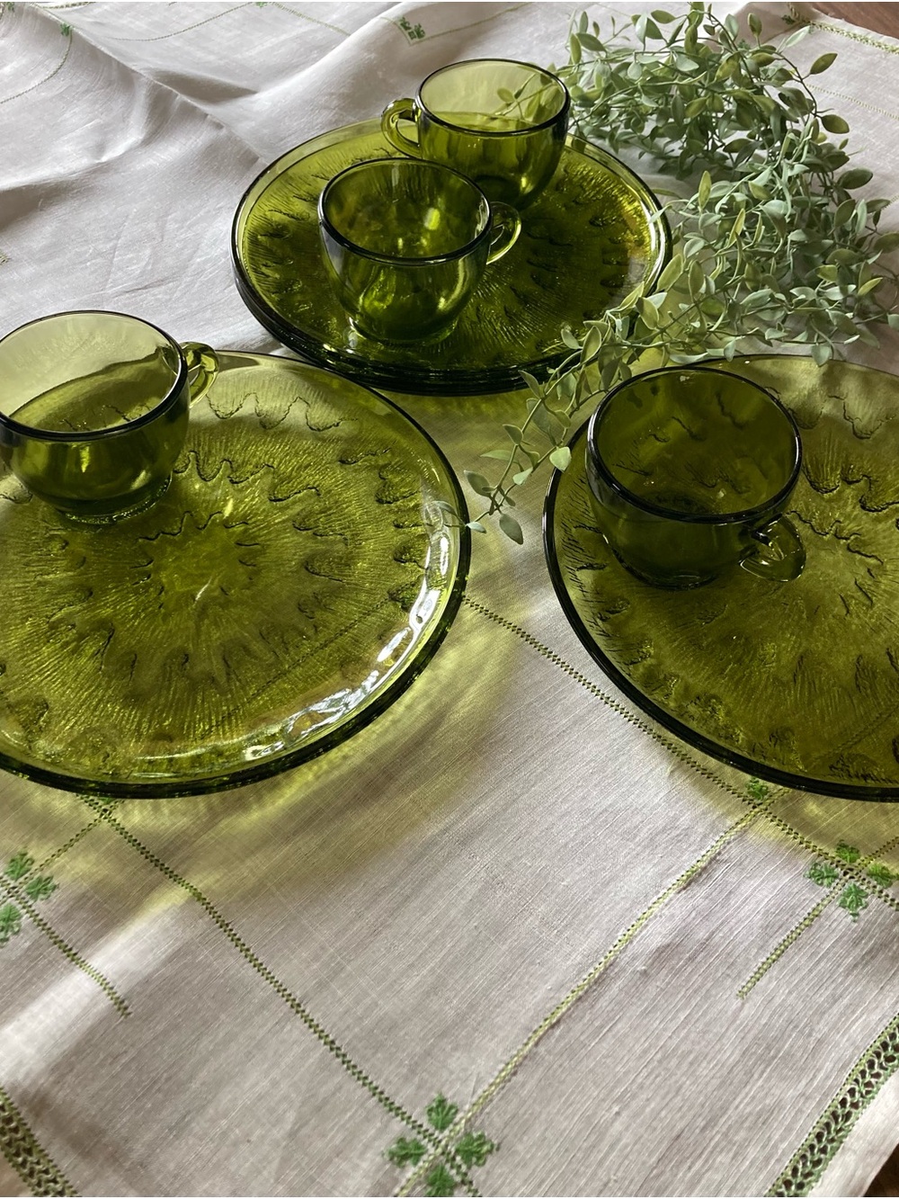 Indiana Glass Olive Green Snack Set 8 pc